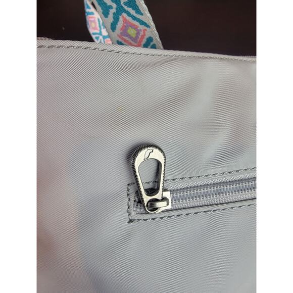 Sakroots Basic Artist Circle Light Grey‎ Crossbody Travel Purse - Picture 10 of 16